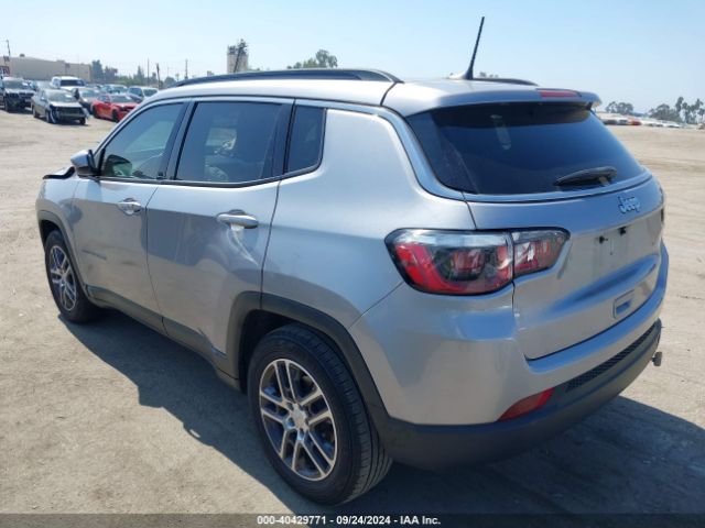 3C4NJCBB5JT500341 Jeep Compass Sun And Wheel Fwd