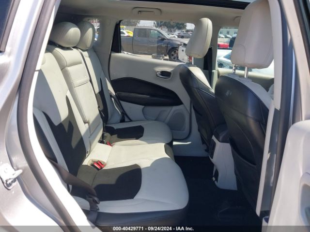 3C4NJCBB5JT500341 Jeep Compass Sun And Wheel Fwd