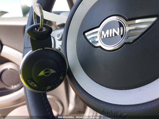 2008 MINI COOPER S CLUBMAN WMWMM33578TP87034 Photo 10