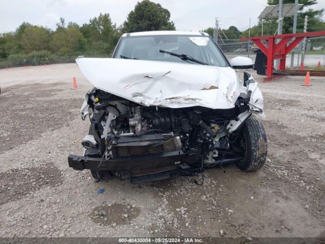 KMHRB8A38NU174757 Hyundai Venue Se