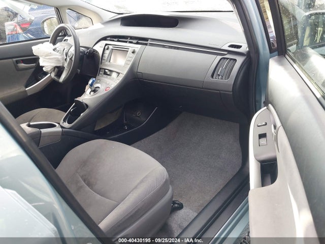 JTDKN3DUXF1892530 Toyota Prius Three