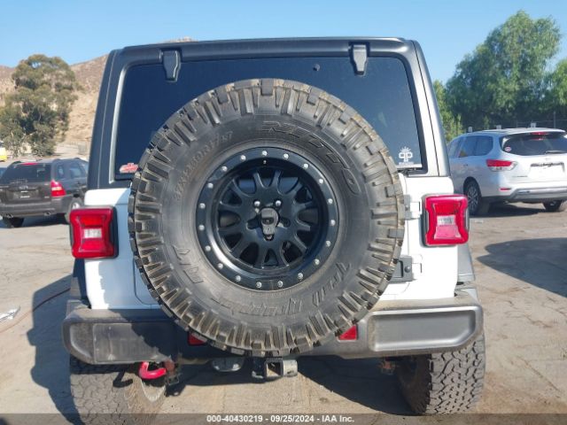 1C4HJXFG5JW255660 Jeep Wrangler Unlimited Rubicon 4x4