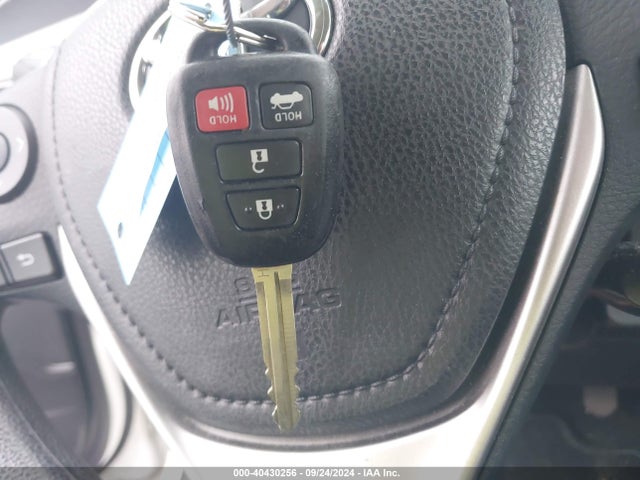 Toyota COROLLA LE 2016 5YFBURHE3GP366066 Image 11