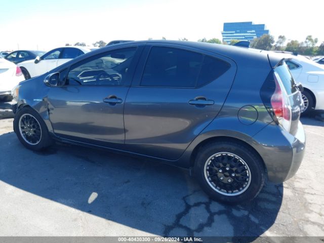 JTDKDTB38F1101845 Toyota Prius C One