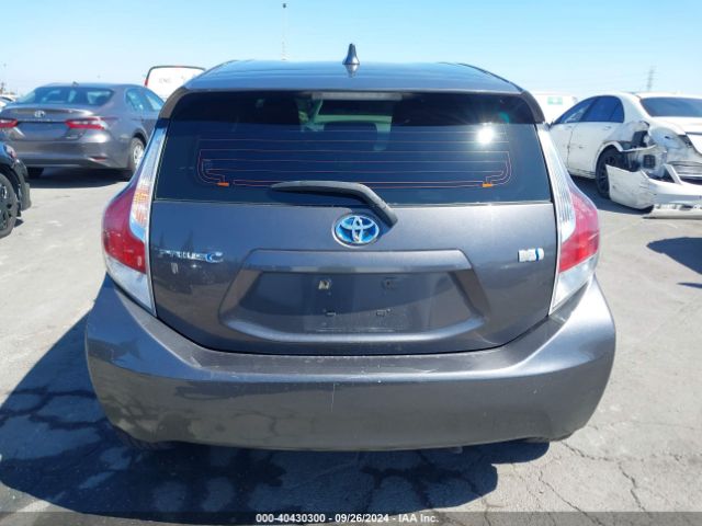 JTDKDTB38F1101845 Toyota Prius C One