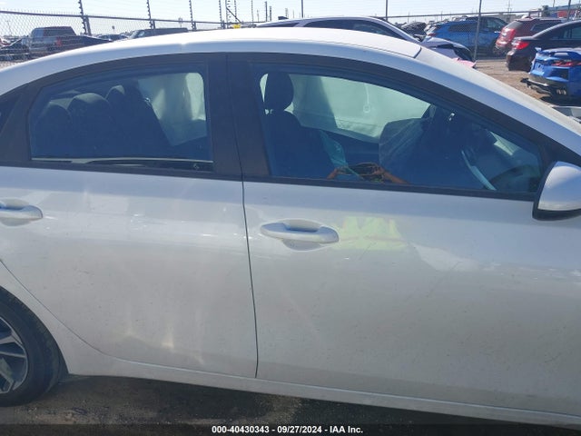 Продажа на аукционе авто 2024 Kia Forte Lxs, vin: 3KPF24AD5RE821399, номер лота: 40430343