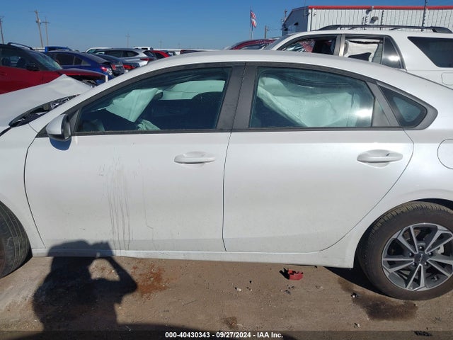 Продажа на аукционе авто 2024 Kia Forte Lxs, vin: 3KPF24AD5RE821399, номер лота: 40430343