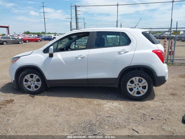 3GNCJKSB0JL242870 Chevrolet TRAX LS