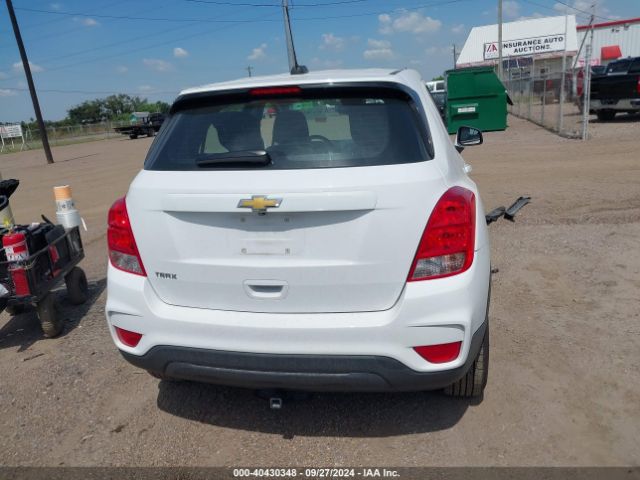 3GNCJKSB0JL242870 Chevrolet TRAX LS