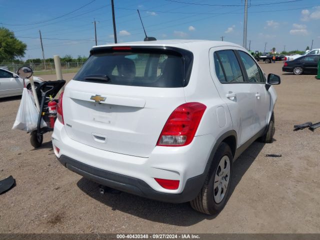 3GNCJKSB0JL242870 Chevrolet TRAX LS