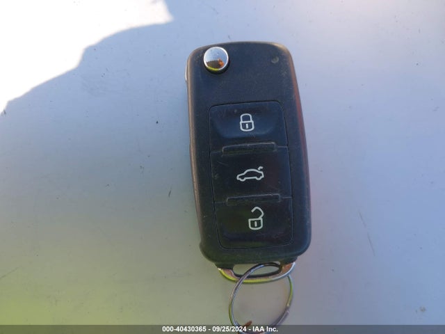 1VWBN7A39EC069090 Volkswagen Passat 2.0l Tdi Se