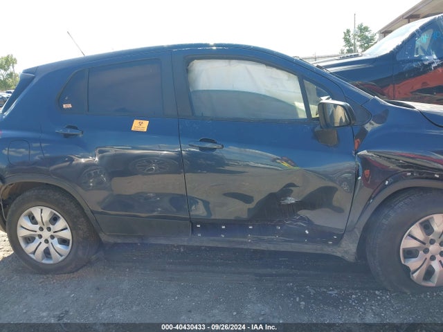 Chevrolet TRAX LS 2018 3GNCJKSB2JL373590 Image 12