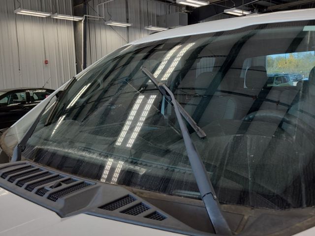 1FTFX1E5XKKD17372 Ford F-150 Xl