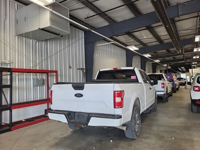 1FTFX1E5XKKD17372 Ford F-150 Xl