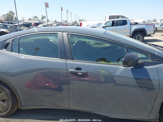 Toyota Prius Le 2024 JTDACAAU4R3026843 Image 14