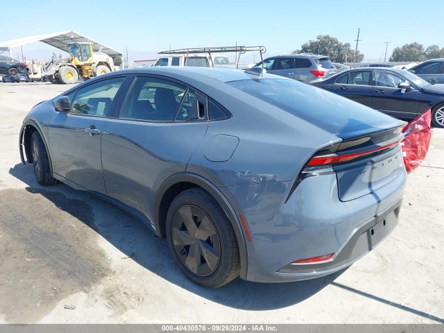 Toyota Prius Le 2024 JTDACAAU4R3026843 Image 3