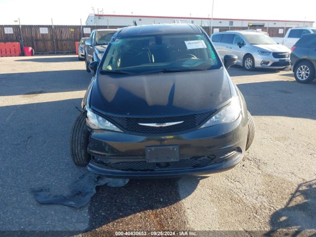 2C4RC1CG0NR235640 Chrysler Voyager Lx