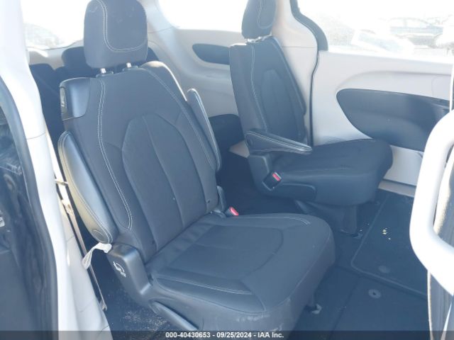 2C4RC1CG0NR235640 Chrysler Voyager Lx