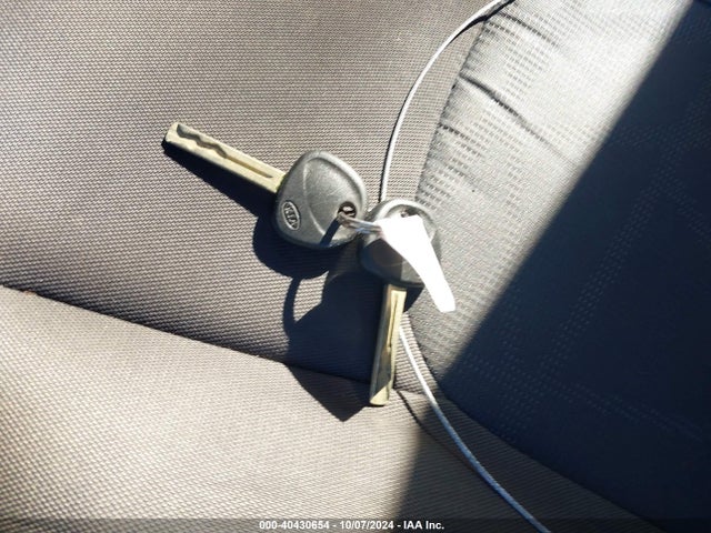 KNADM4A30G6586919 KIA RIO LX