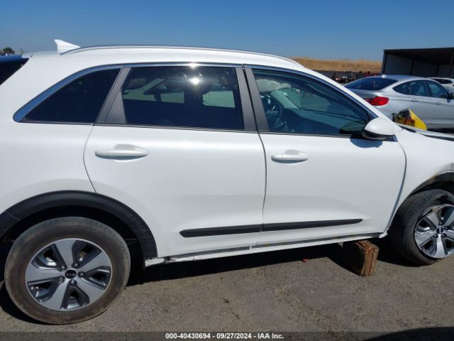 KNDCB3LC6M5470671 KIA NIRO LX
