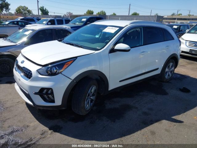 KNDCB3LC6M5470671 KIA NIRO LX