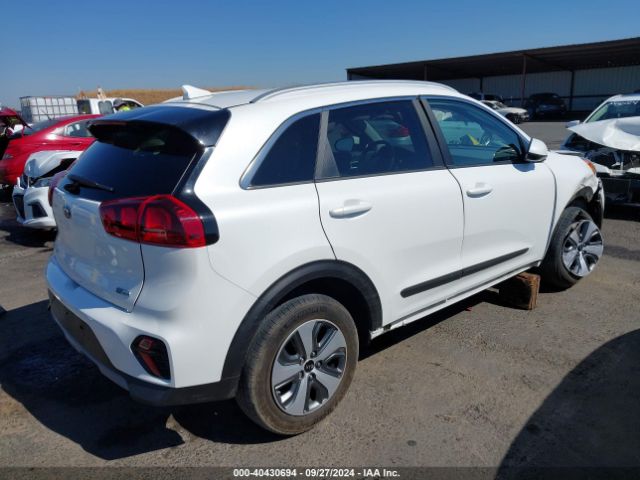 KNDCB3LC6M5470671 KIA NIRO LX