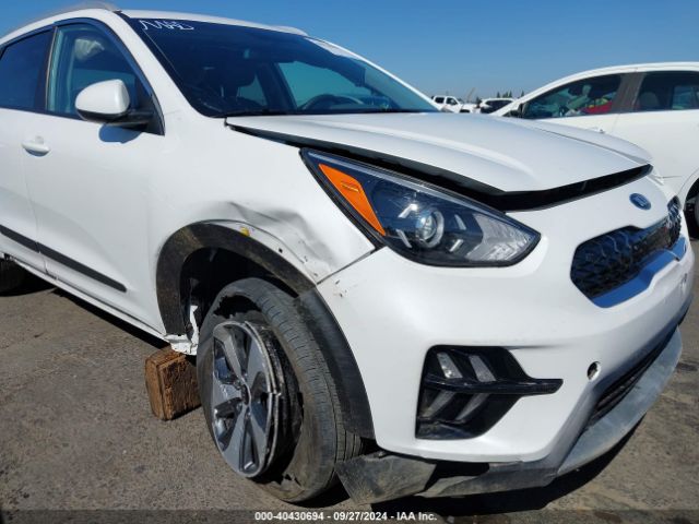 KNDCB3LC6M5470671 KIA NIRO LX