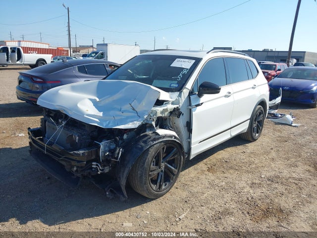 3VVCB7AX0PM052474 Volkswagen Tiguan 2.0t Se R-line Black