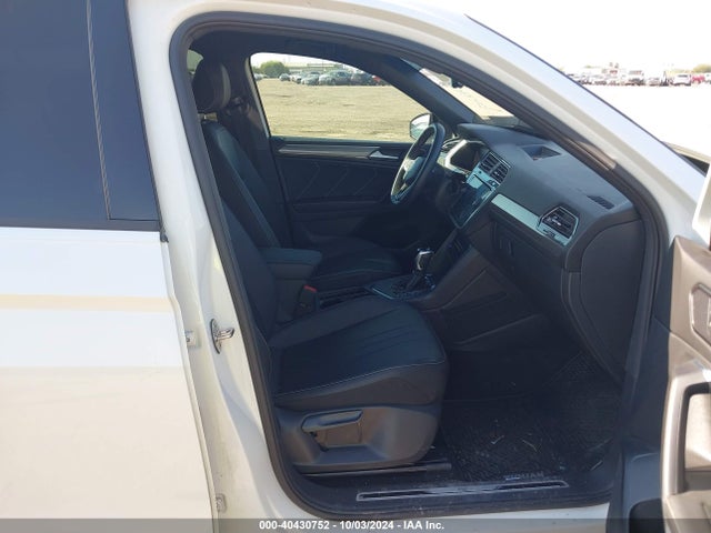 3VVCB7AX0PM052474 Volkswagen Tiguan 2.0t Se R-line Black