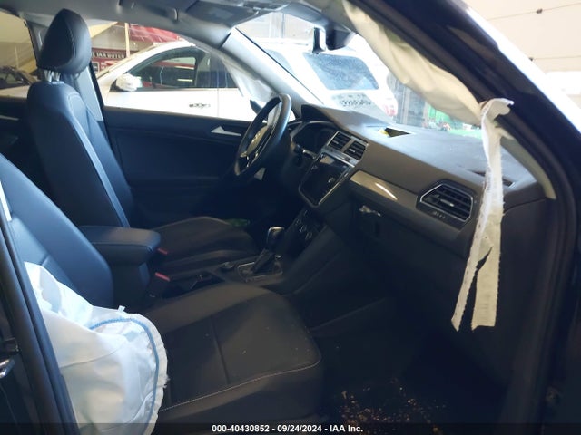 3VV2B7AXXMM136616 Volkswagen Tiguan 2.0t Se/2.0t Se R-line Black/2.0t Sel