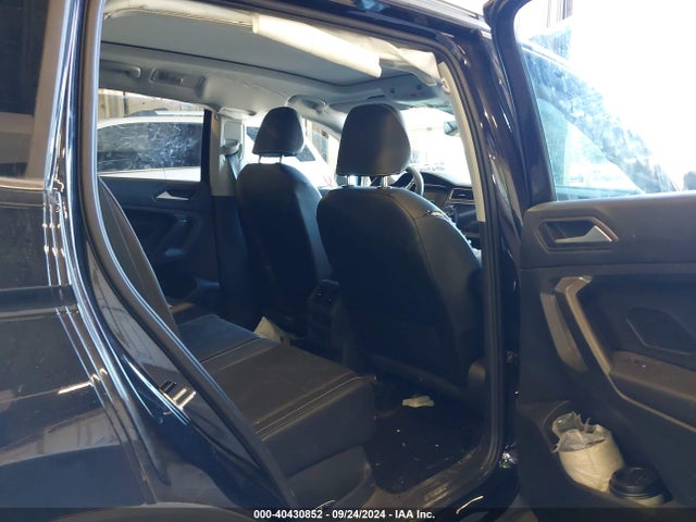3VV2B7AXXMM136616 Volkswagen Tiguan 2.0t Se/2.0t Se R-line Black/2.0t Sel