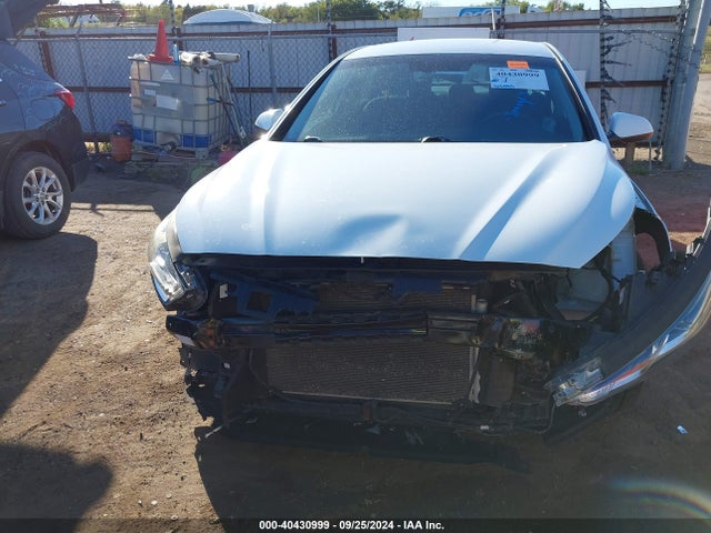 Hyundai SONATA SE 2019 5NPE24AF2KH755215 Image 13