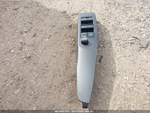 Toyota CAMRY LE 2021 4T1C11AK5MU583112 Image 12
