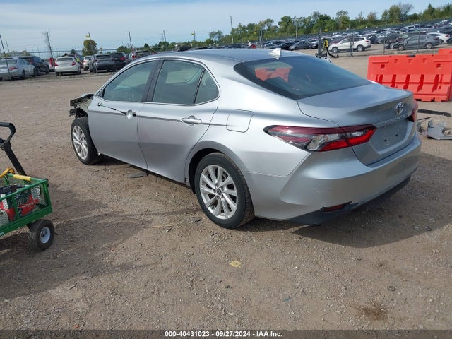 Toyota CAMRY LE 2021 4T1C11AK5MU583112 Image 3