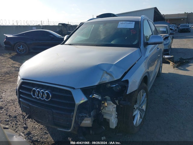 WA1BCCFS8JR016383 Audi Q3 2.0t Premium/2.0t Sport Premium