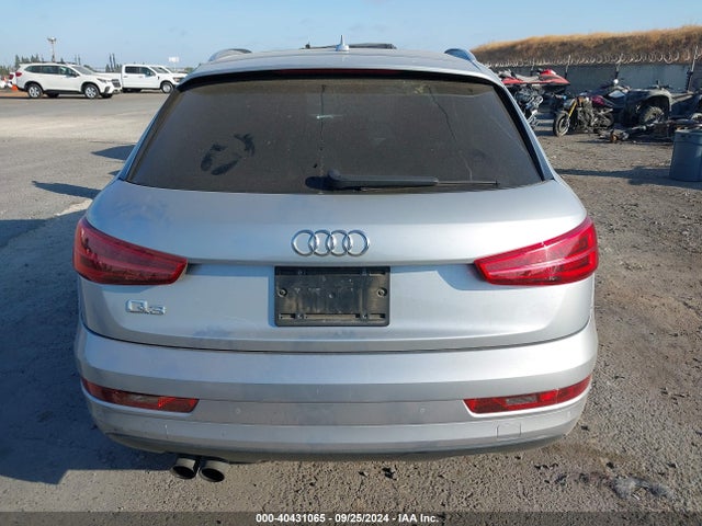 WA1BCCFS8JR016383 Audi Q3 2.0t Premium/2.0t Sport Premium