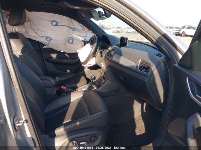 WA1BCCFS8JR016383 Audi Q3 2.0t Premium/2.0t Sport Premium