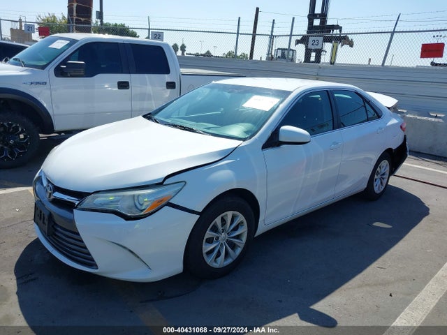 Toyota CAMRY LE 2015 4T4BF1FK4FR470685 Image 2