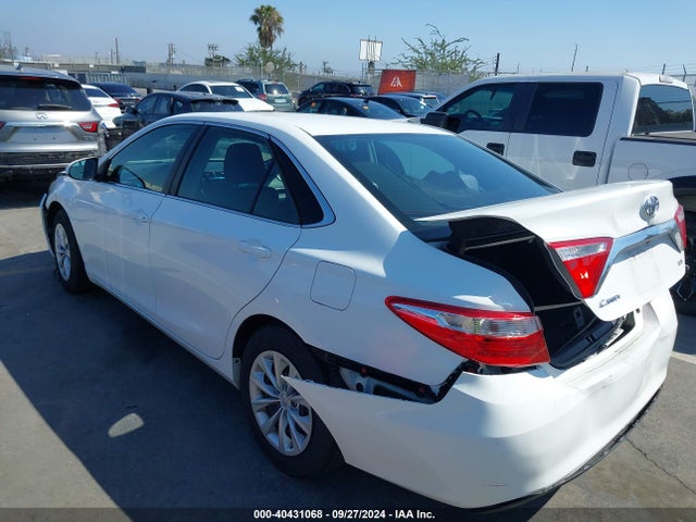 Toyota CAMRY LE 2015 4T4BF1FK4FR470685 Image 3