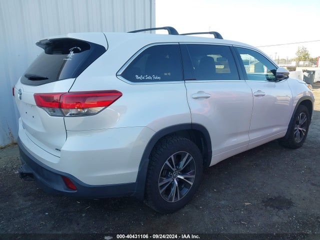5TDBZRFH8HS386496 Toyota Highlander Le