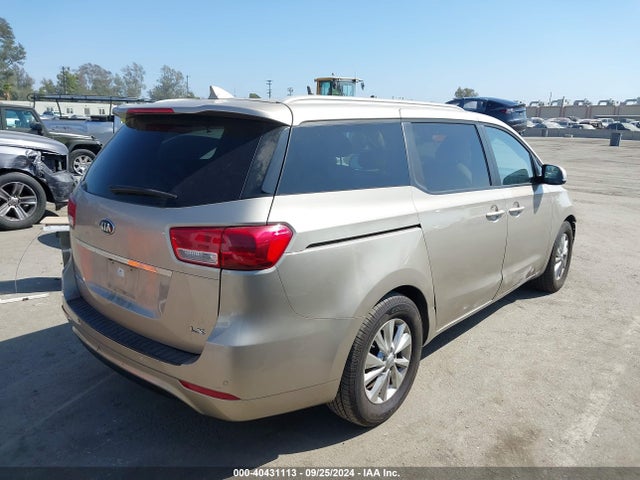 KIA SEDONA LX 2016 KNDMB5C1XG6149150 Image 4