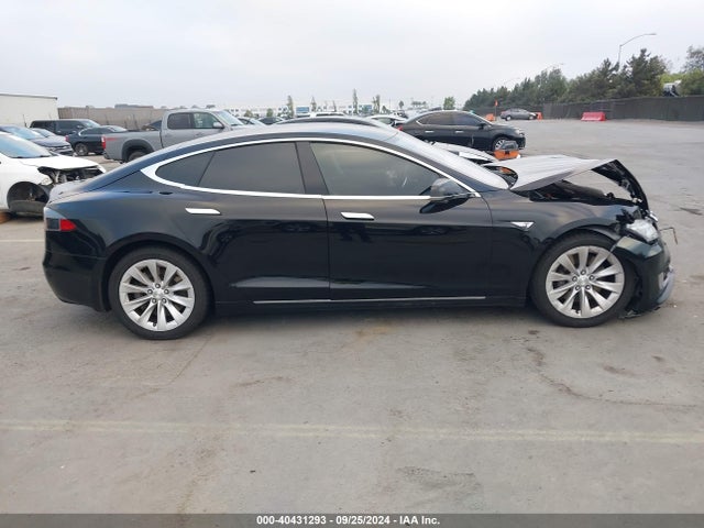 Tesla Model S 60/70/75/85 2016 5YJSA1E17GF141642 Image 13
