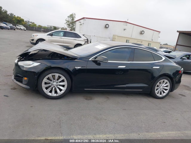 Tesla Model S 60/70/75/85 2016 5YJSA1E17GF141642 Image 14