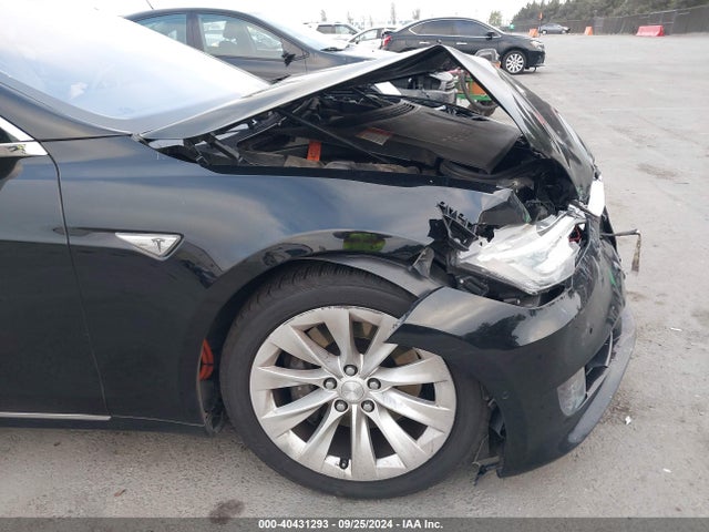 Tesla Model S 60/70/75/85 2016 5YJSA1E17GF141642 Image 19