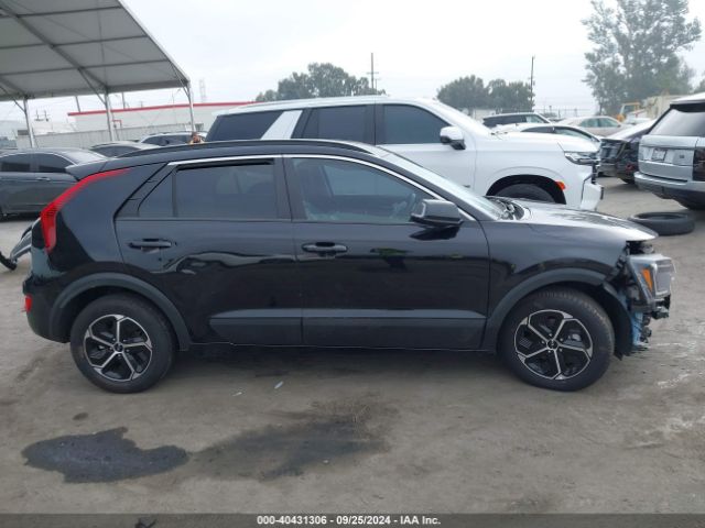 KNDCR3LE0P5059204 KIA NIRO EX