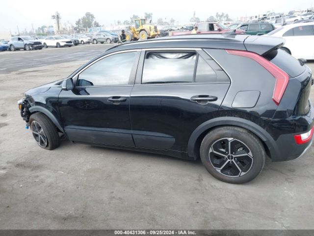 KNDCR3LE0P5059204 KIA NIRO EX