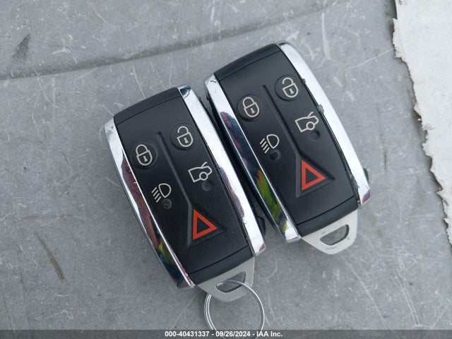 2012 JAGUAR XF SAJWA0HB7CLS42186 Photo 10