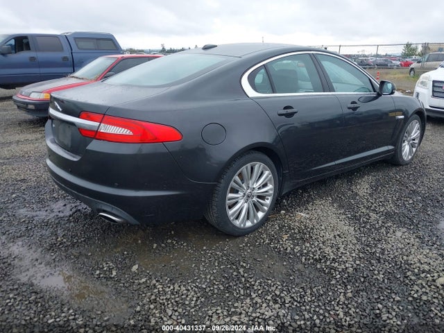2012 JAGUAR XF SAJWA0HB7CLS42186 Photo 3