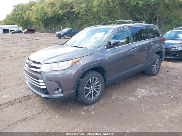 Toyota Highlander Xle 2019 5TDKZRFH6KS559553 Image 2