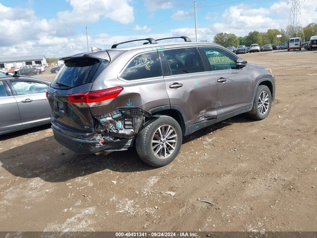 Toyota Highlander Xle 2019 5TDKZRFH6KS559553 Image 4